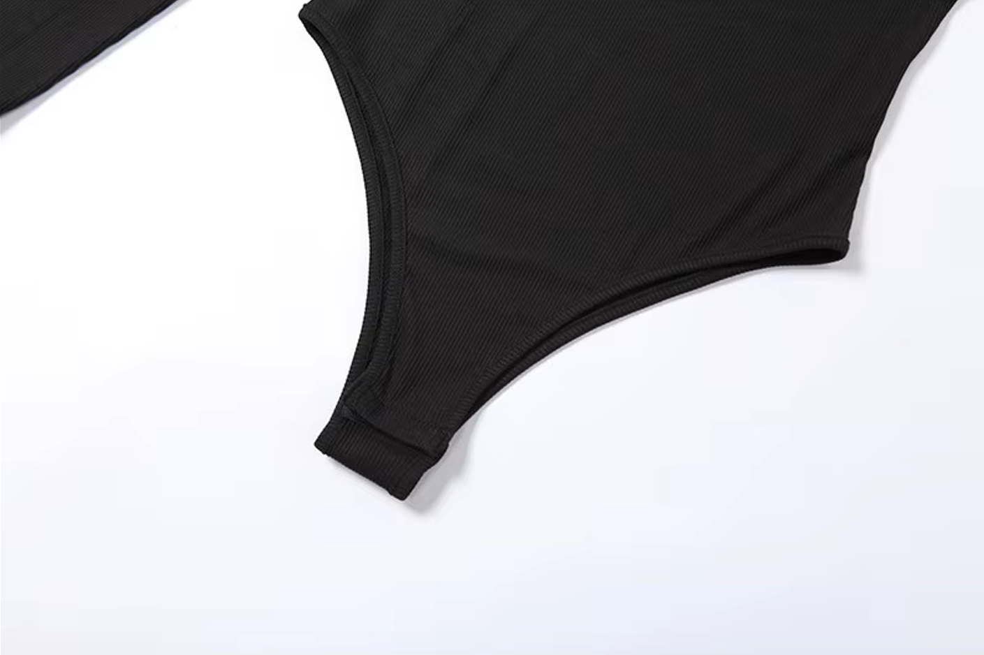 Body z rękawem i chokerem