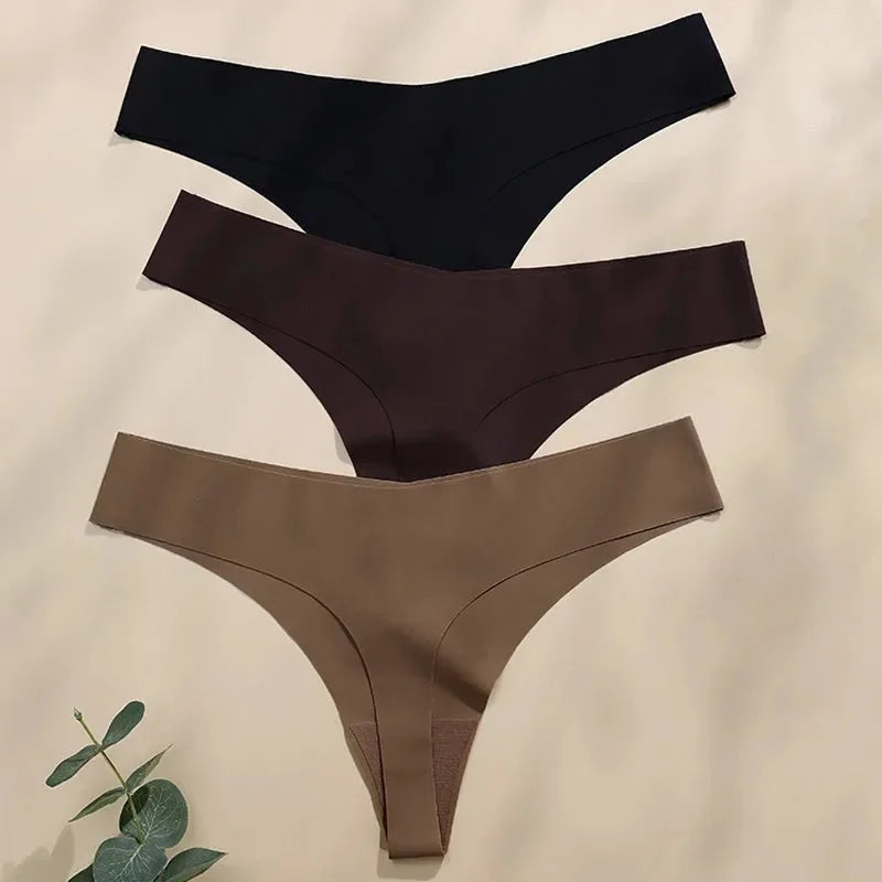 Bezszwowy komplet bielizny satynowej