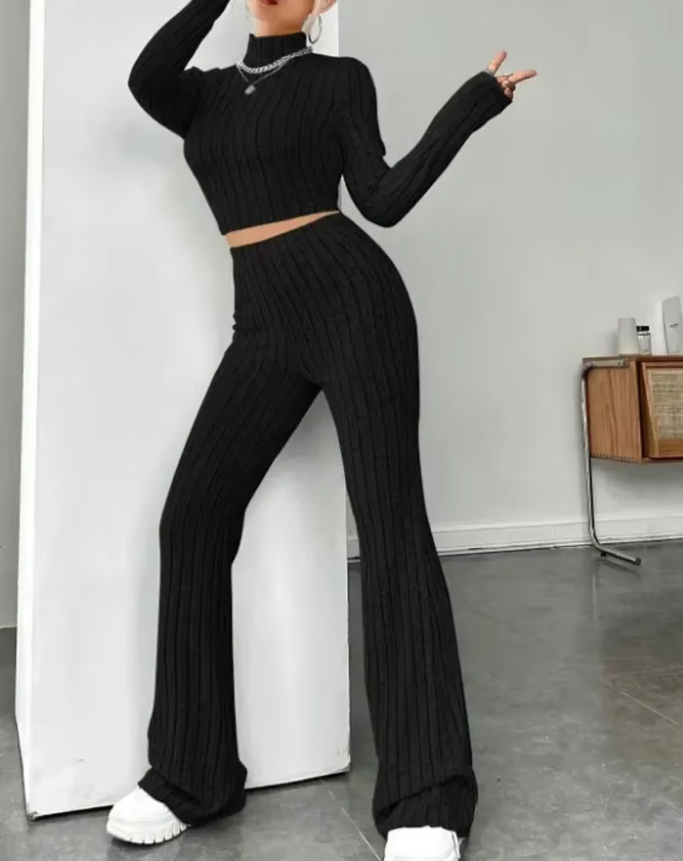 Dwuczęściowy damski zestaw w pręgi