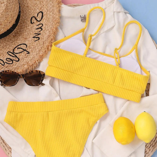 Dwuczęściowy strój kąpielowy z wysokim stanem