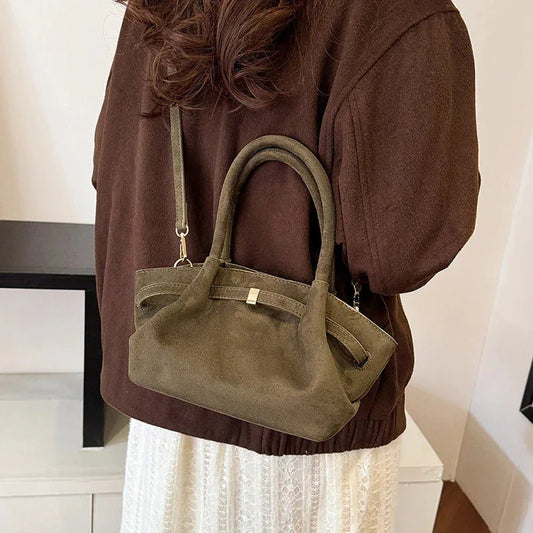 Mała zamszowa torebka