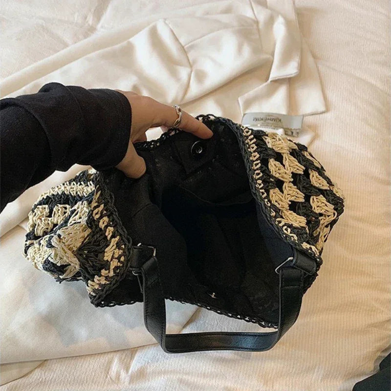 Pleciona torba w geometryczny wzór