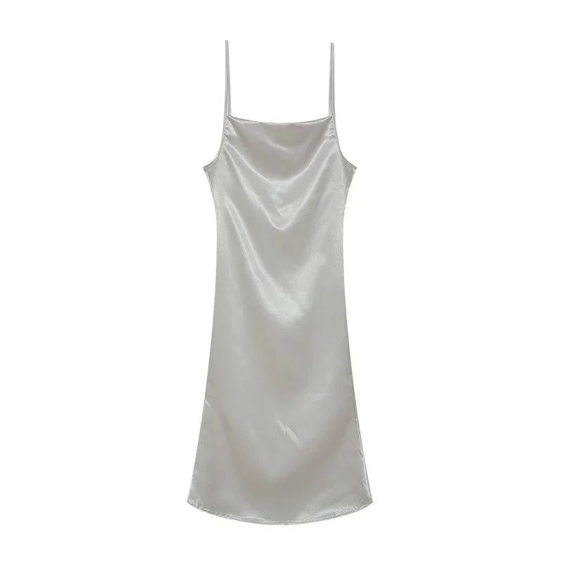 Satynowa sukienka maxi