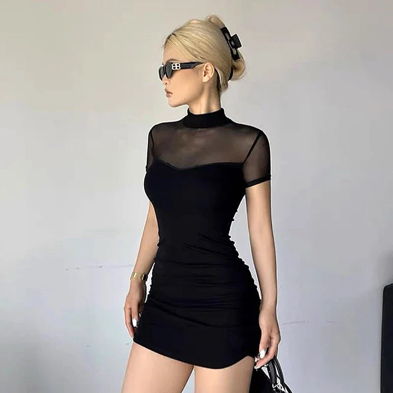 Siateczkowa sukienka mini