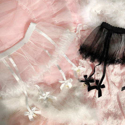 Siateczkowy pas do pończoch z kokardkami