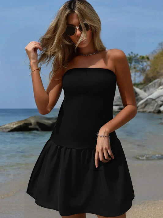 Sukienka mini bez rękawów z falbaną