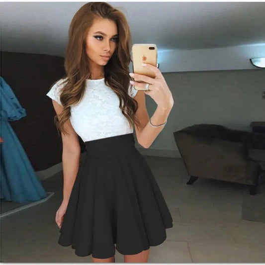 Sukienka na krótki rękaw z koronkową górą