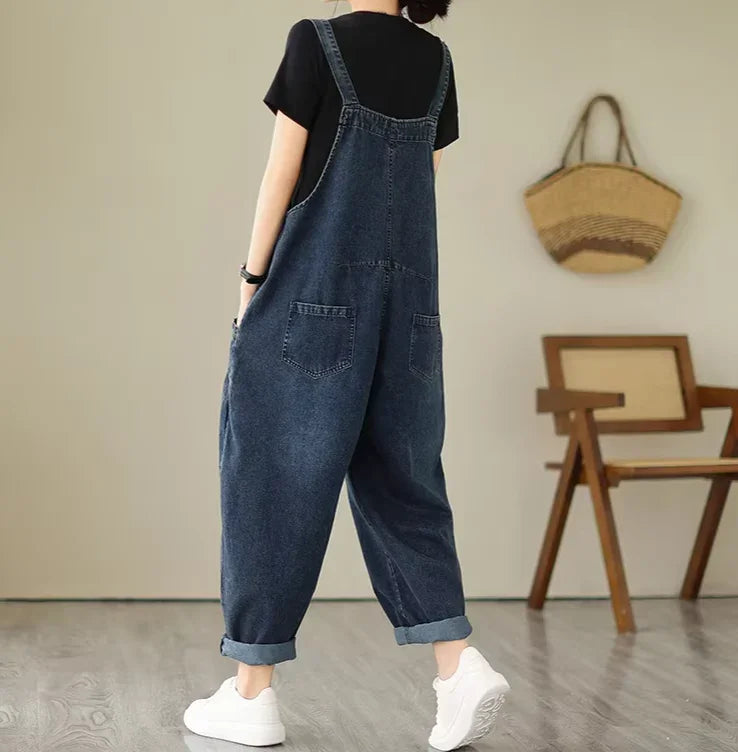 Szerokie jeansowe ogrodniczki damskie