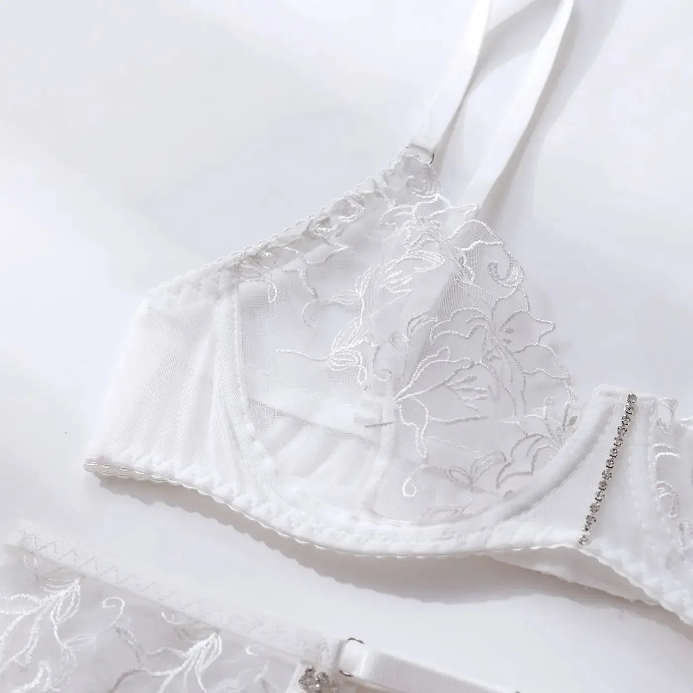 4-częściowy komplet bielizny z łańcuszkiem