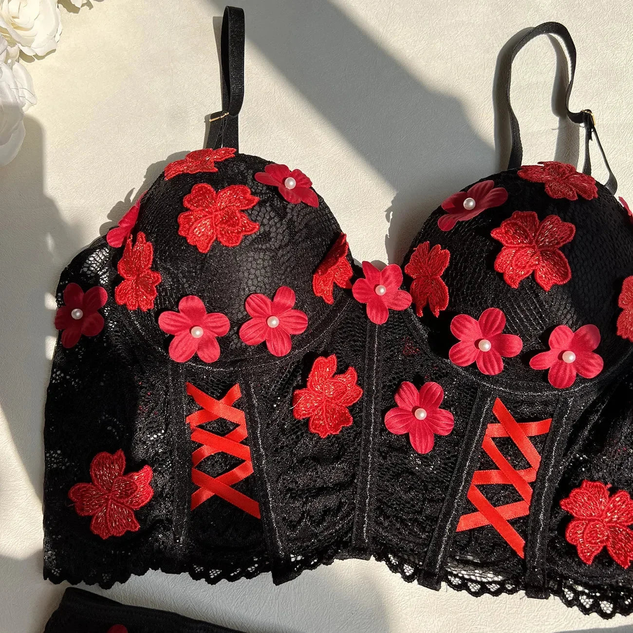 4-częściowy zestaw koronkowej bielizny z motywem kwiatowym