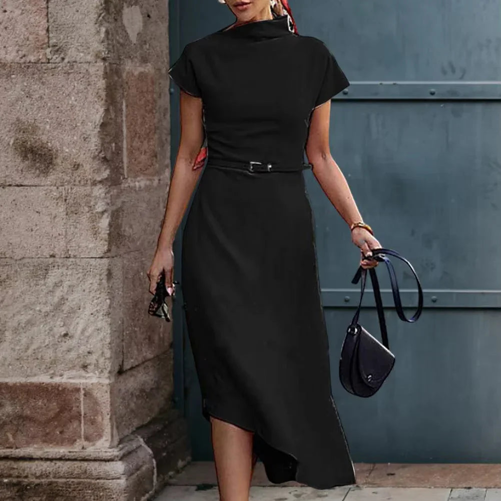 Asymetryczna elegancka sukienka midi z krótkim rękawem