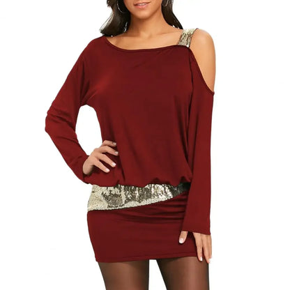 Asymetryczna sukienka zdobiona cekinami