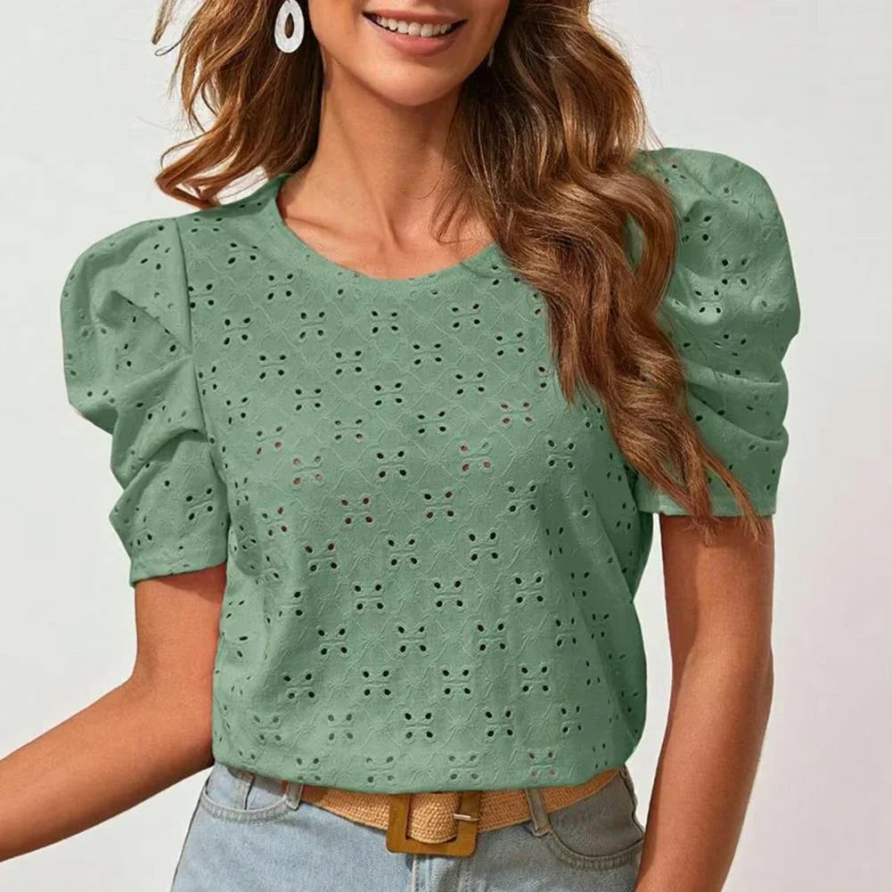 Ażurowy damski top z marszczonymi rękawami