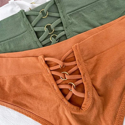 Bawełniane stringi z wysokim stanem i wiązaniem