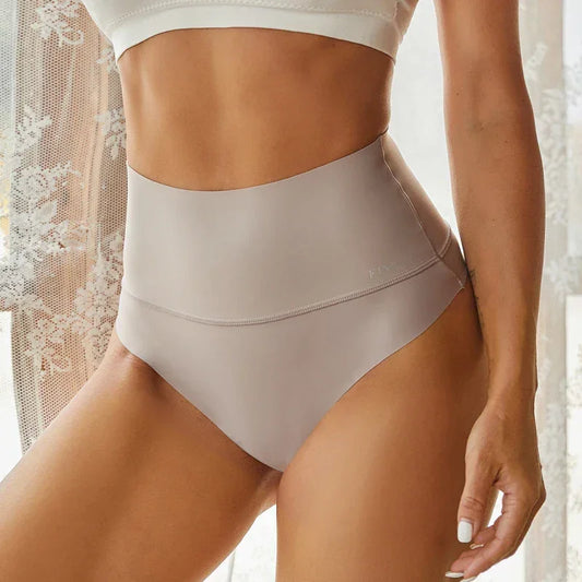 Bezszwowe majtki modelujące