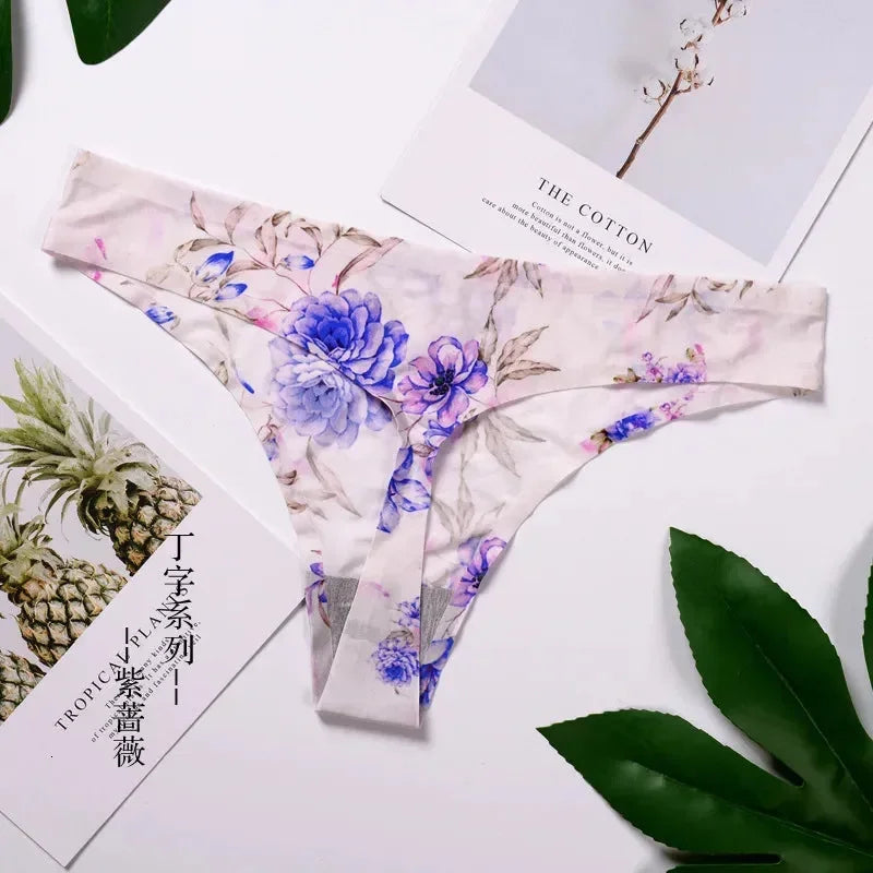 Bezszwowe stringi we wzory