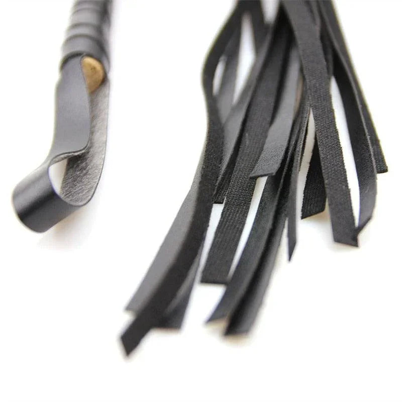 Bicz z wygodnym uchwytem