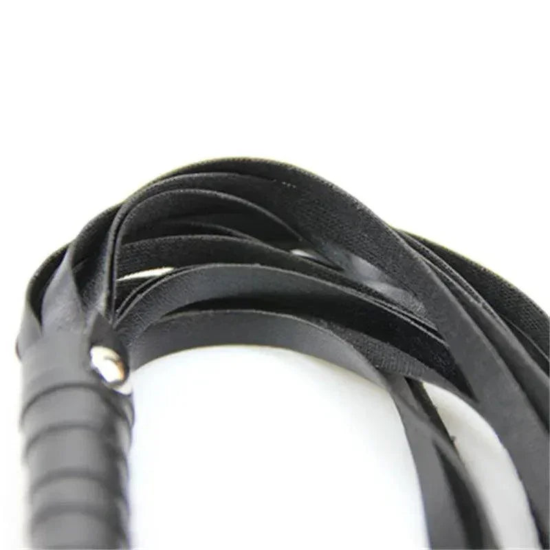 Bicz z wygodnym uchwytem