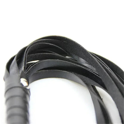 Bicz z wygodnym uchwytem