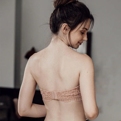 Biustonosz bez ramiączek z elegancką koronką