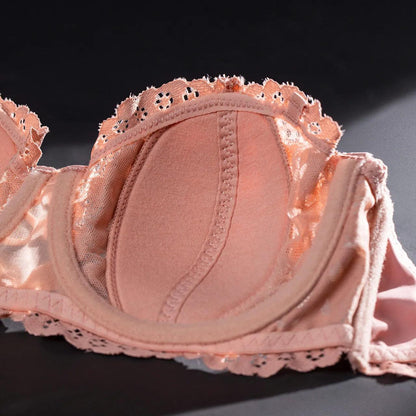 Biustonosz bez ramiączek z elegancką koronką