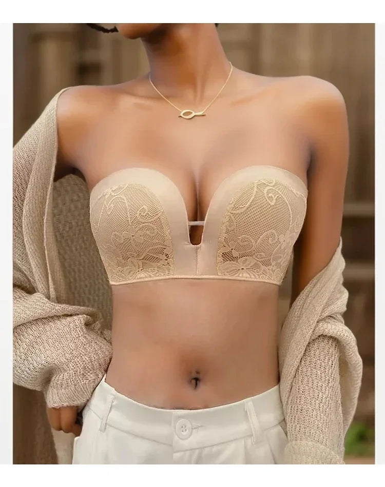 Biustonosz bez ramiączek z ozdobnymi miseczkami