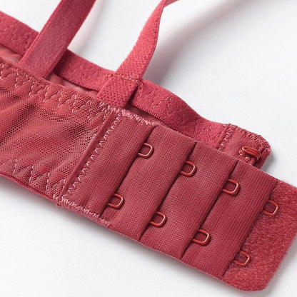 Biustonosz koronkowy z ozdobnymi ramiączkami