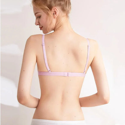 Biustonosz koronkowy z trójkątnymi miseczkami