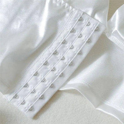 Biustonosz o dłuższym fasonie