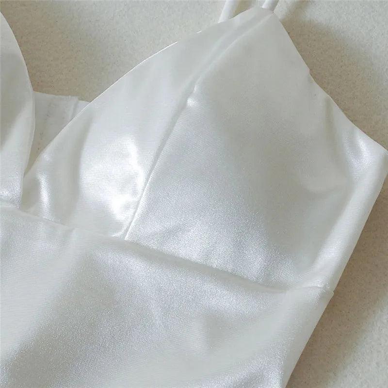 Biustonosz o dłuższym fasonie