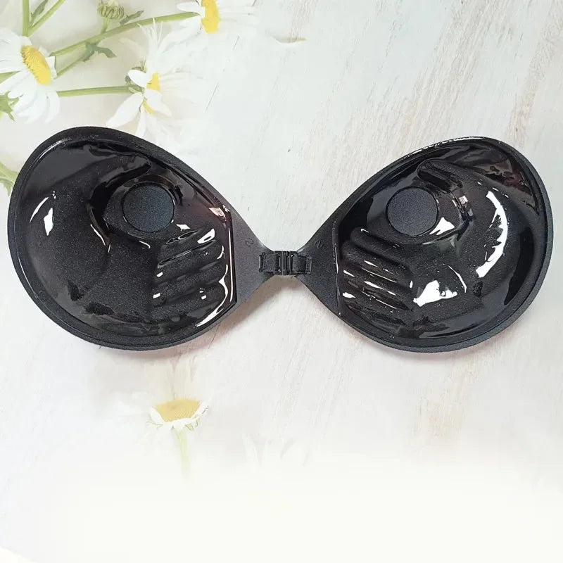 Biustonosz samonośny przyklejany