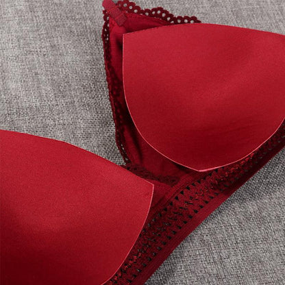 Biustonosz uniwersalny z ażurowym paskiem