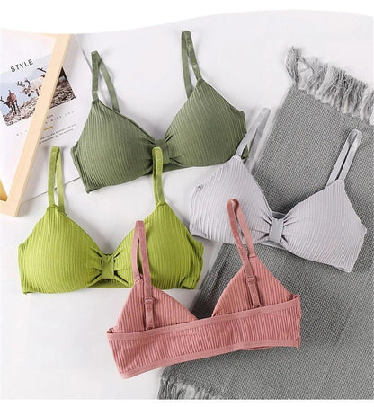 Biustonosz w kształcie kokardy