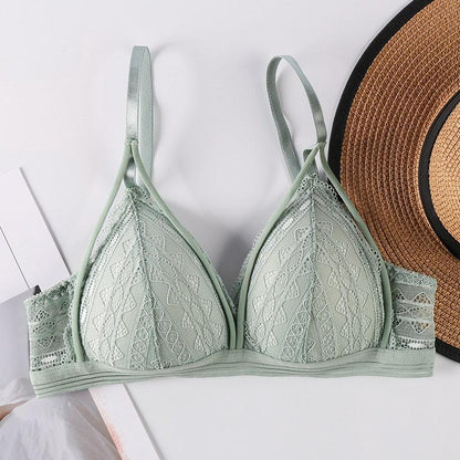 Biustonosz z ozdobnymi paseczkami