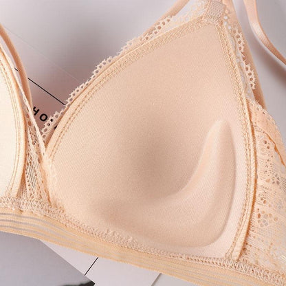 Biustonosz z ozdobnymi paseczkami