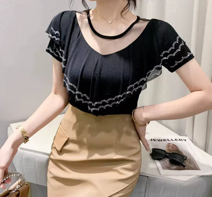 Bluzka damska z ozdobnym dekoltem