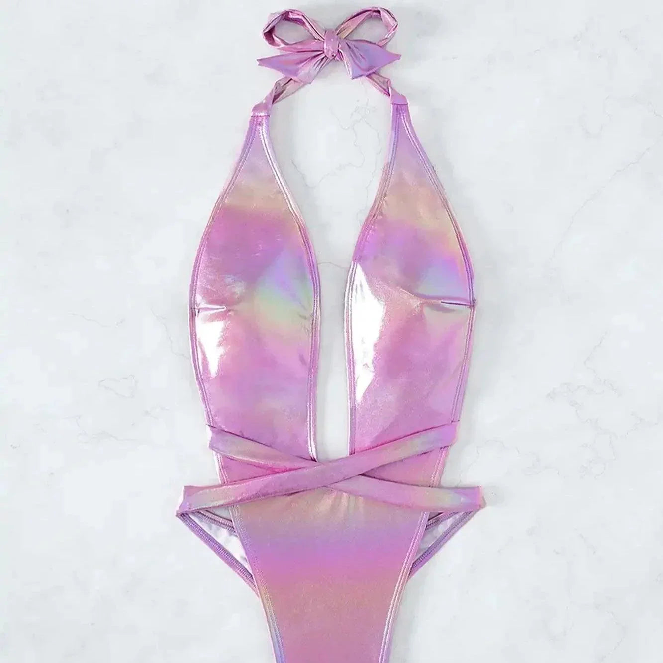 Błyszczący jednoczęściowy strój kąpielowy