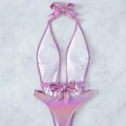 Błyszczący jednoczęściowy strój kąpielowy