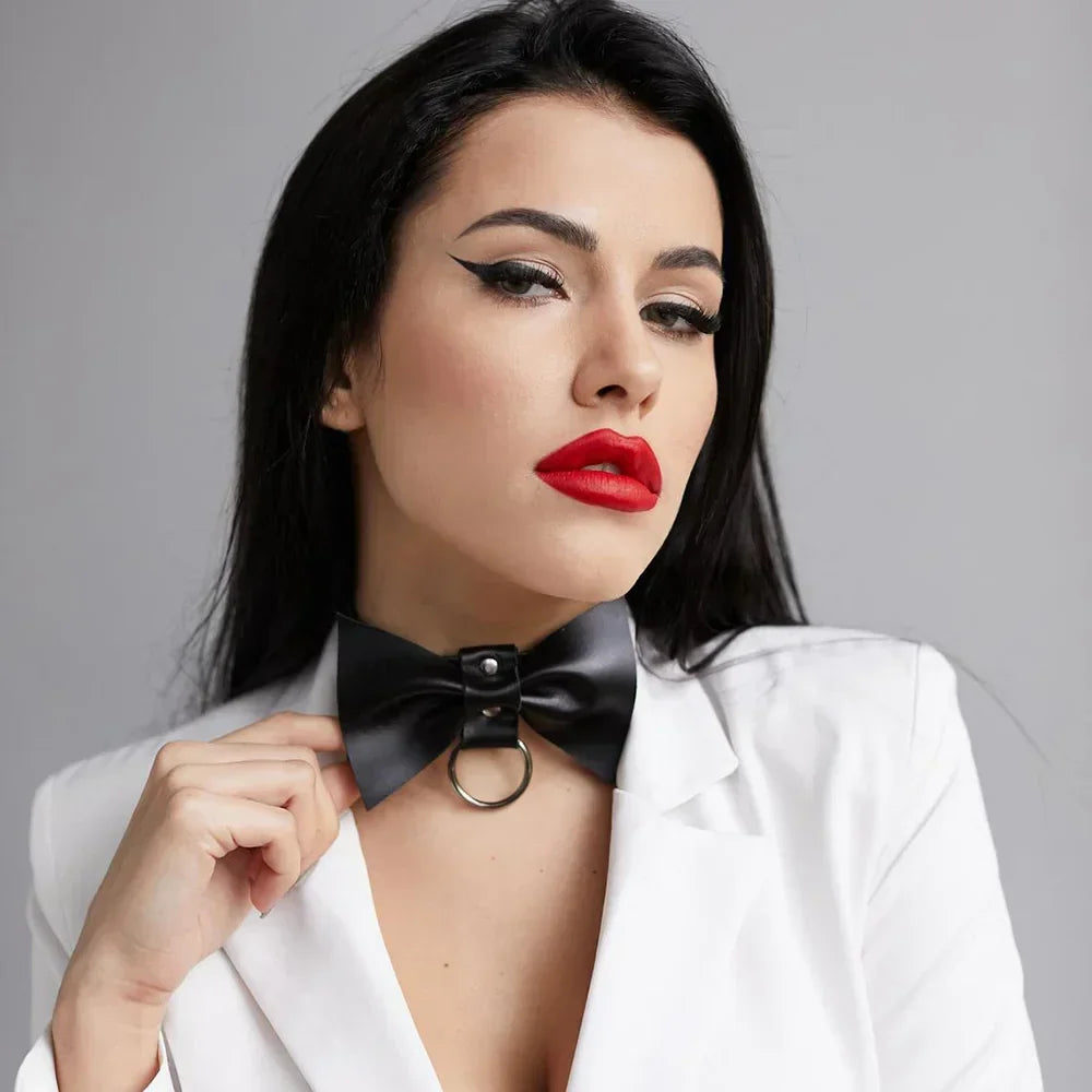 Choker z kokardą i łańcuszkiem