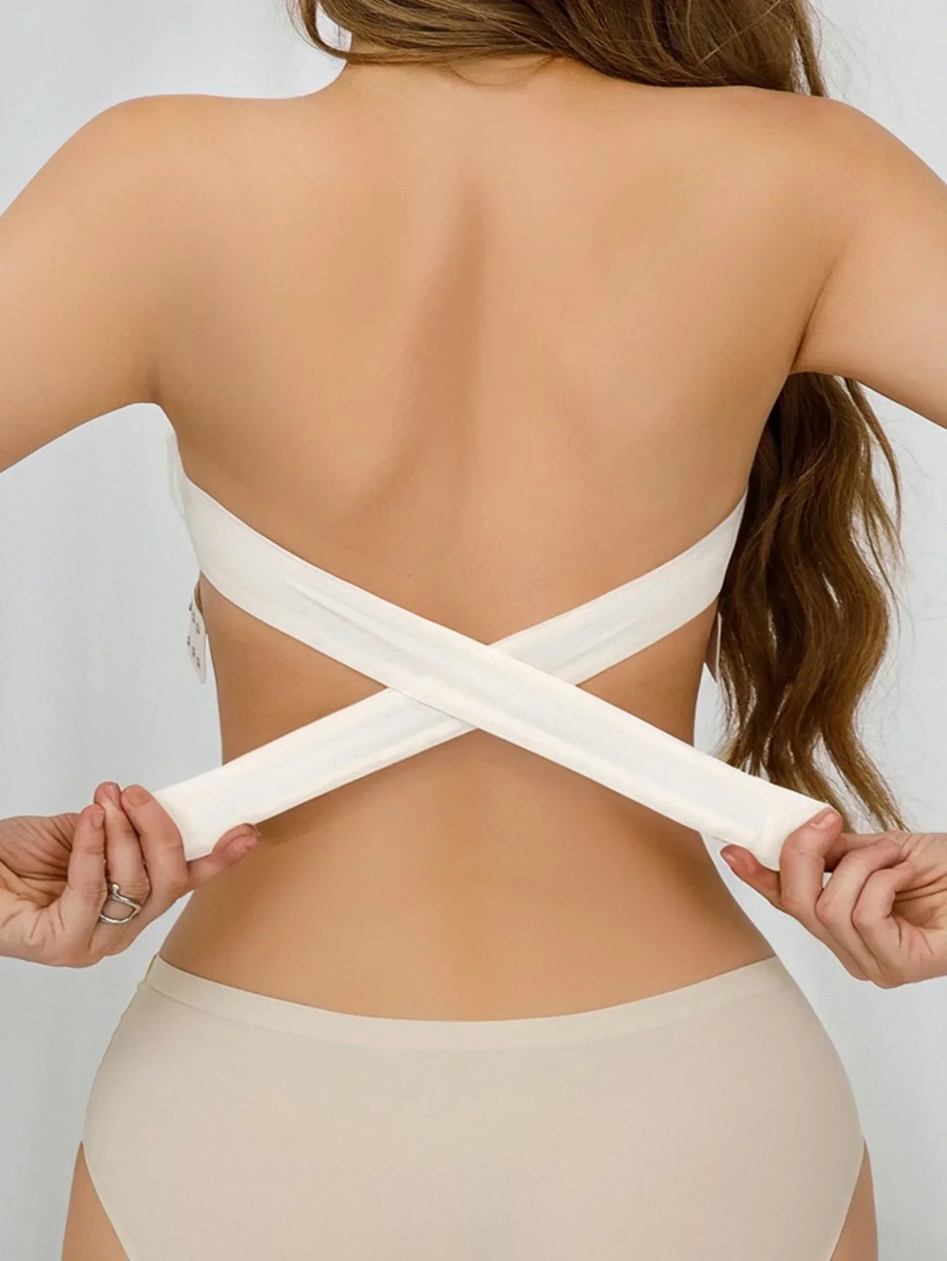 Damski biustonosz bez ramiączek zapinany po boku