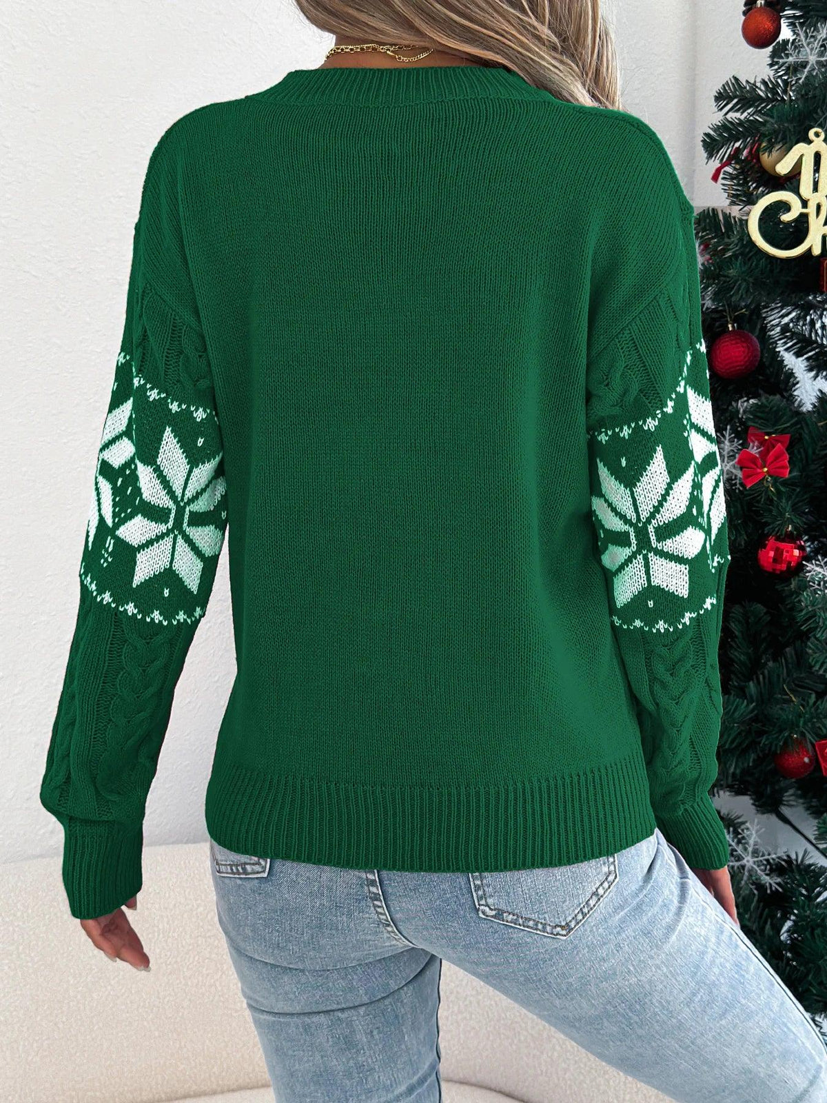 Damski sweter z zimowym wzorem