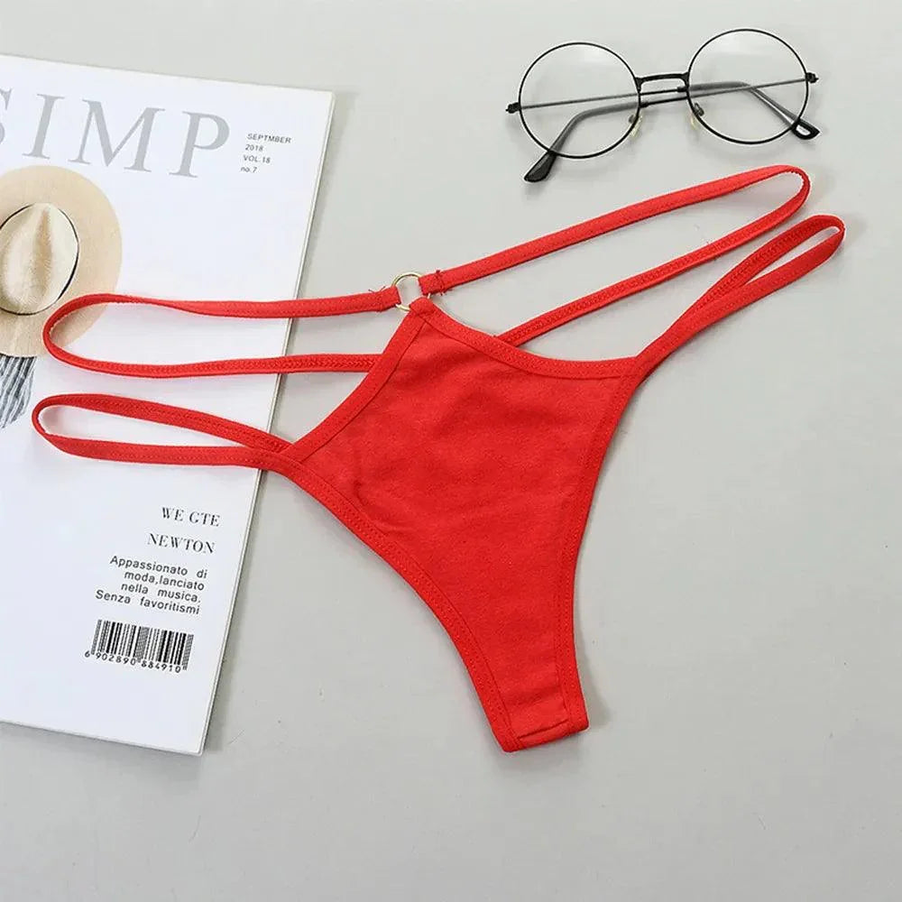 Damskie majtki z ozdobnymi paseczkami