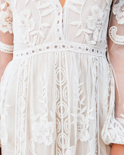Długa sukienka maxi w stylu boho z dekoltem v