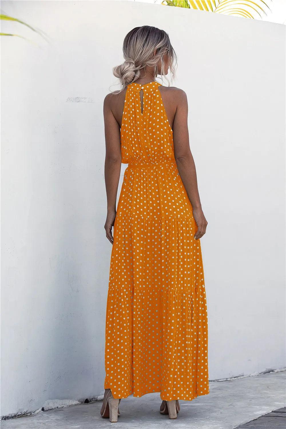 Długa sukienka w kropki