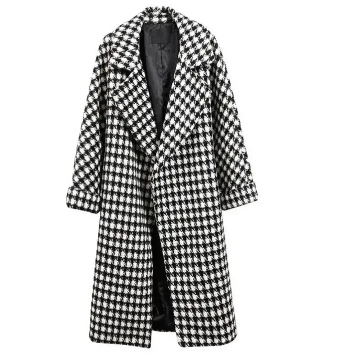 Długi damski płaszcz w pepitkę