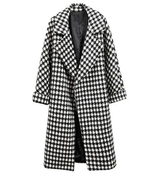 Długi damski płaszcz w pepitkę