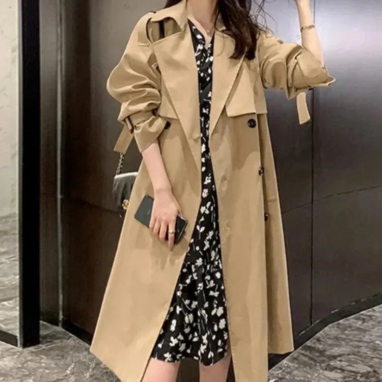 Długi płaszcz damski typu trencz