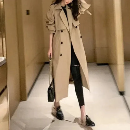 Długi płaszcz damski typu trencz