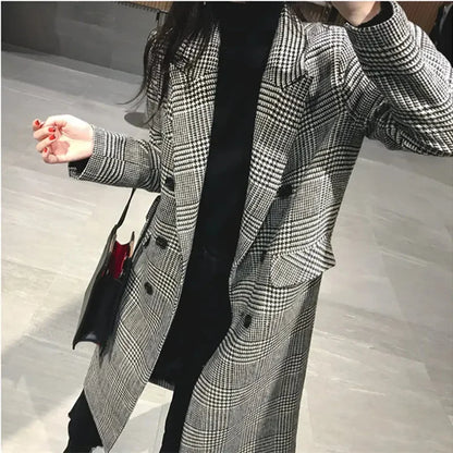 Długi płaszcz damski w kratę