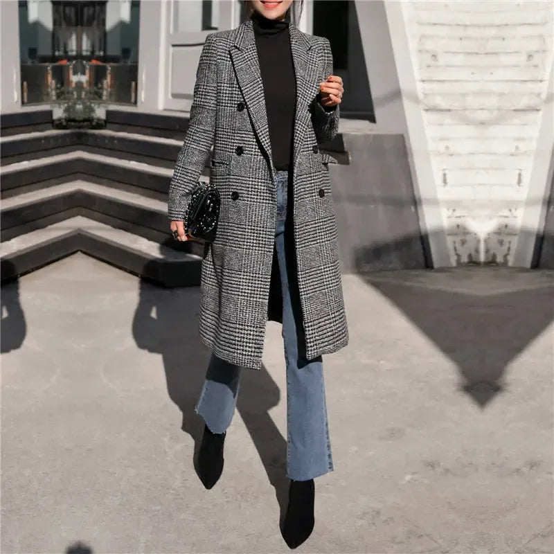 Długi płaszcz damski w kratę